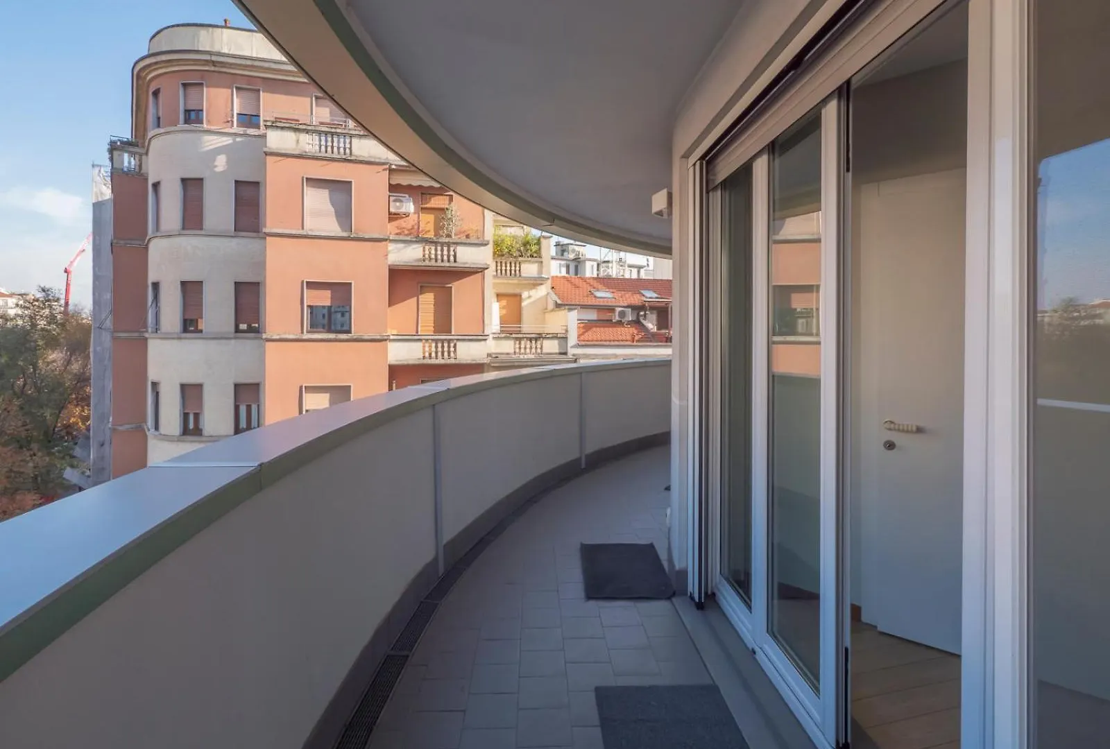 Apartamento Elegante E Luminoso Appartamento Con Box Auto A Pochi Passi Da Metropolitana M4 Milão