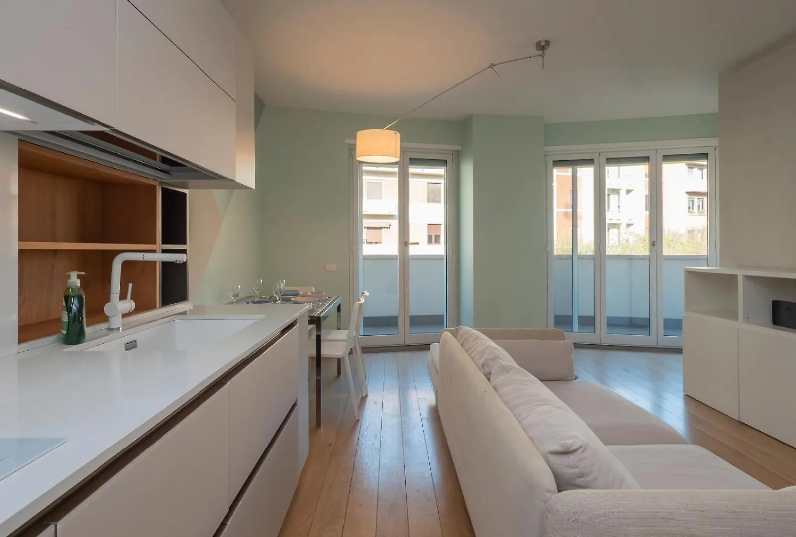 Elegante E Luminoso Appartamento Con Box Auto A Pochi Passi Da Metropolitana M4 Milão Apartamento